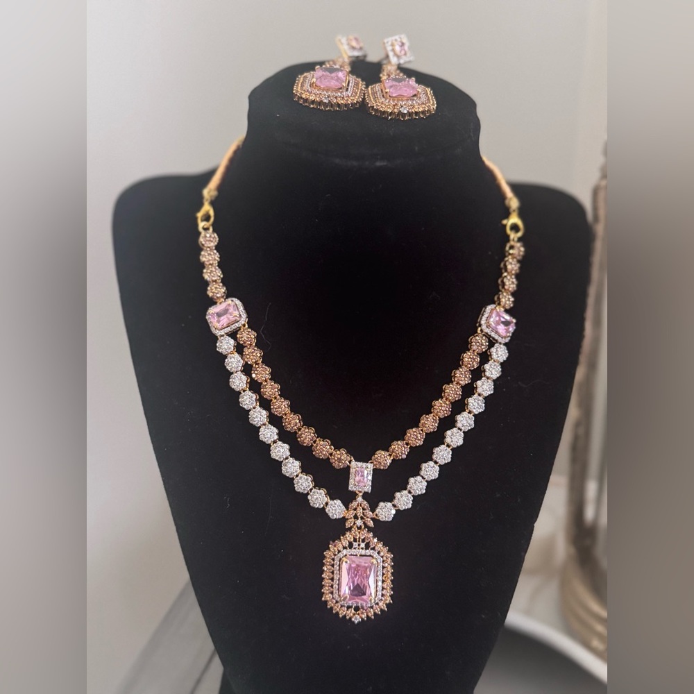 Elegant Pink and Gold Necklace Set